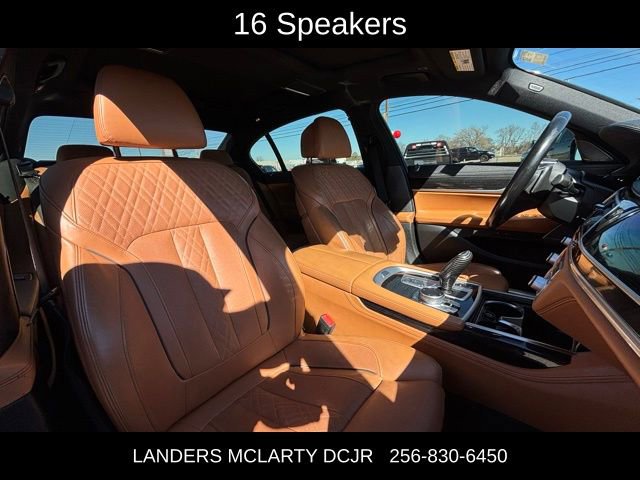 Used 2019 BMW 750i image 11