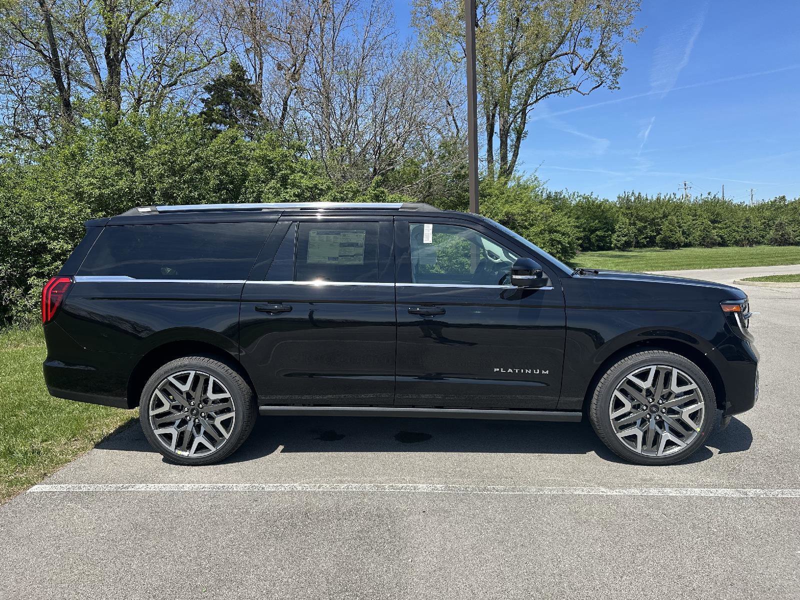 New 2026 Ford Expedition Max Platinum image 2