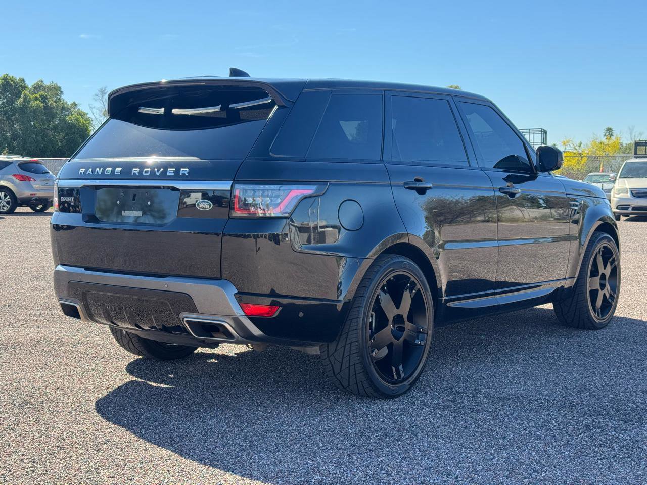 Used 2020 Land Rover Range Rover Sport HSE image 12