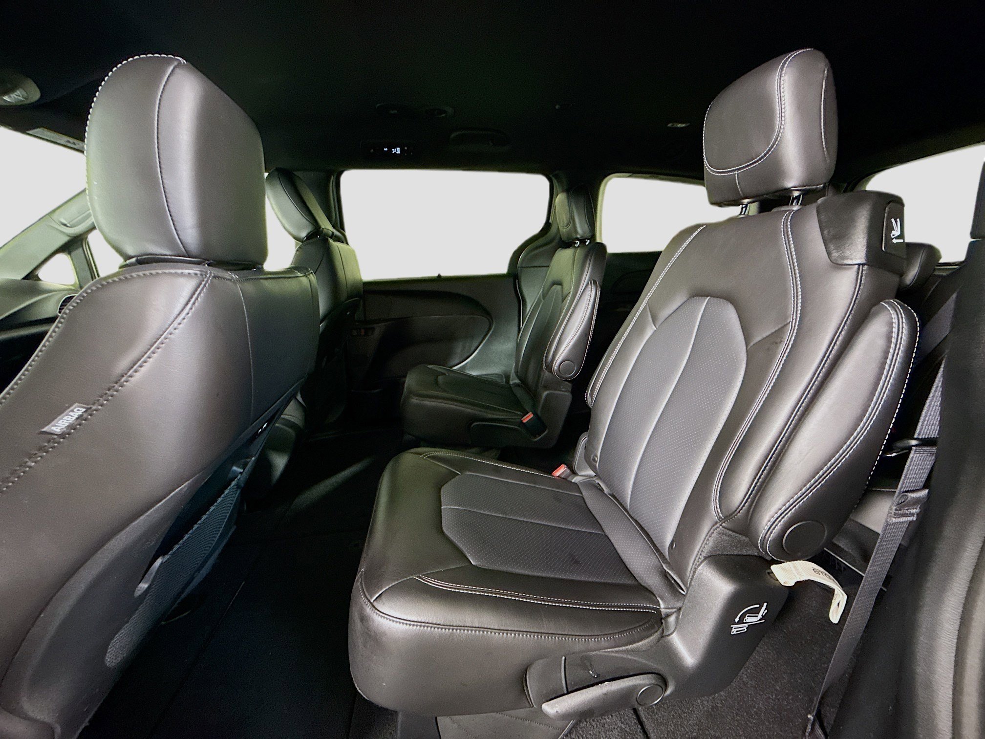 Used 2026 Chrysler Pacifica Select image 25