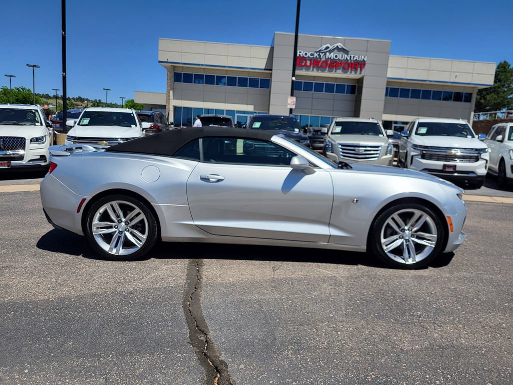 Used 2016 Chevrolet Camaro LT RWD image 3