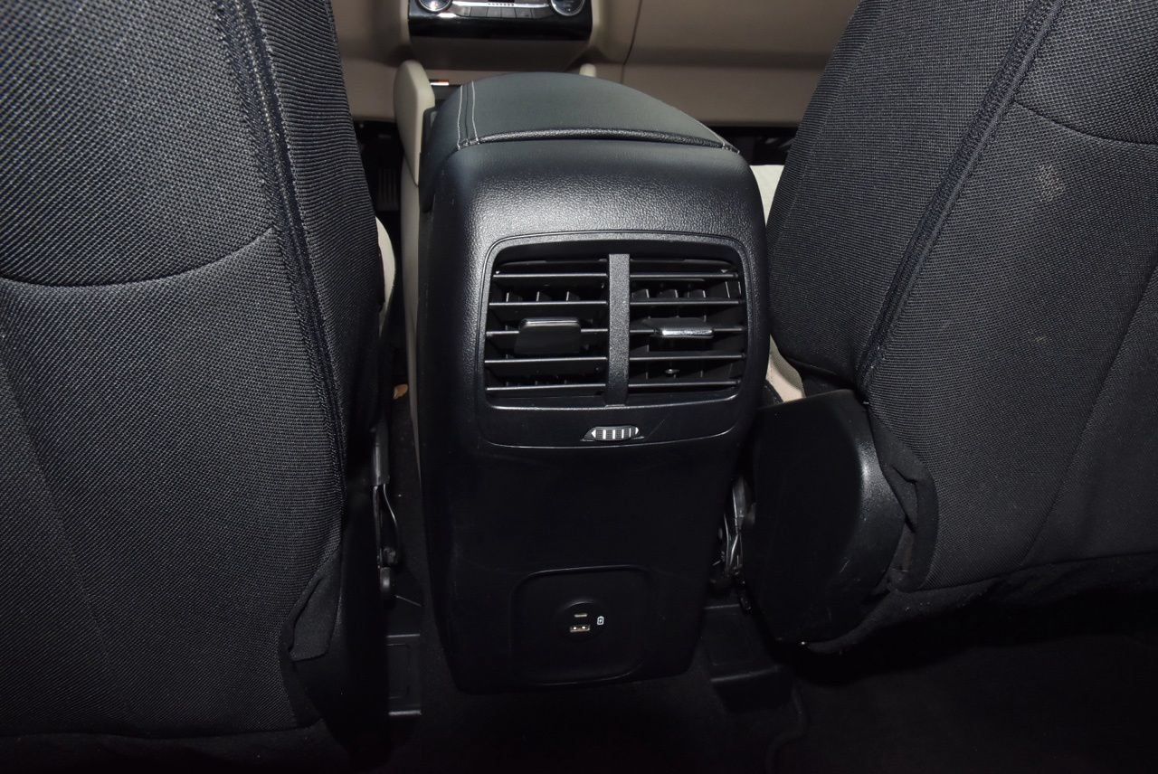 Used 2021 Ford Escape SE w/ SE Sport Appearance Package FWD image 18