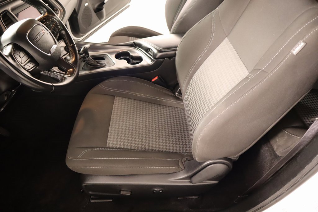 Used 2023 Dodge Challenger SXT image 10