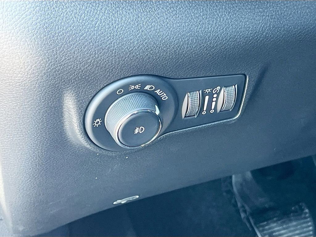 Certified 2025 Jeep Compass Limited image 10