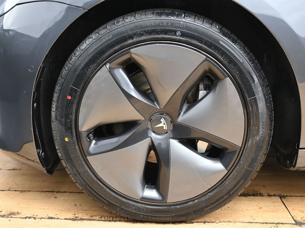 Used 2018 Tesla Model 3 Long Range image 11