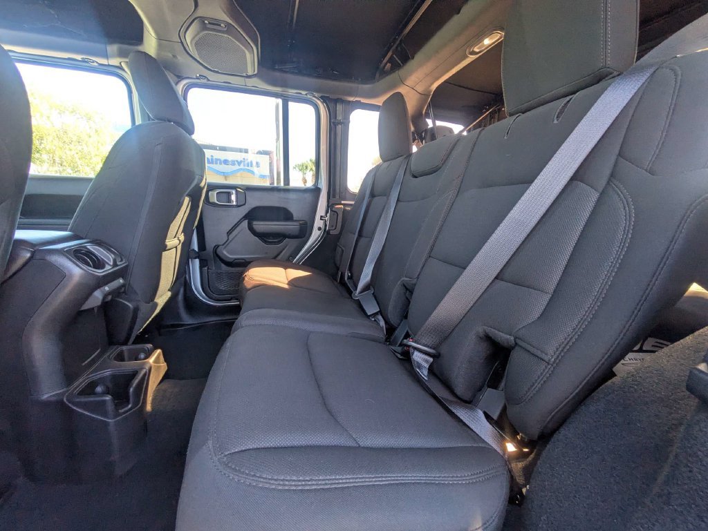 Used 2023 Jeep Wrangler Unlimited Sport AWD/4WD image 12