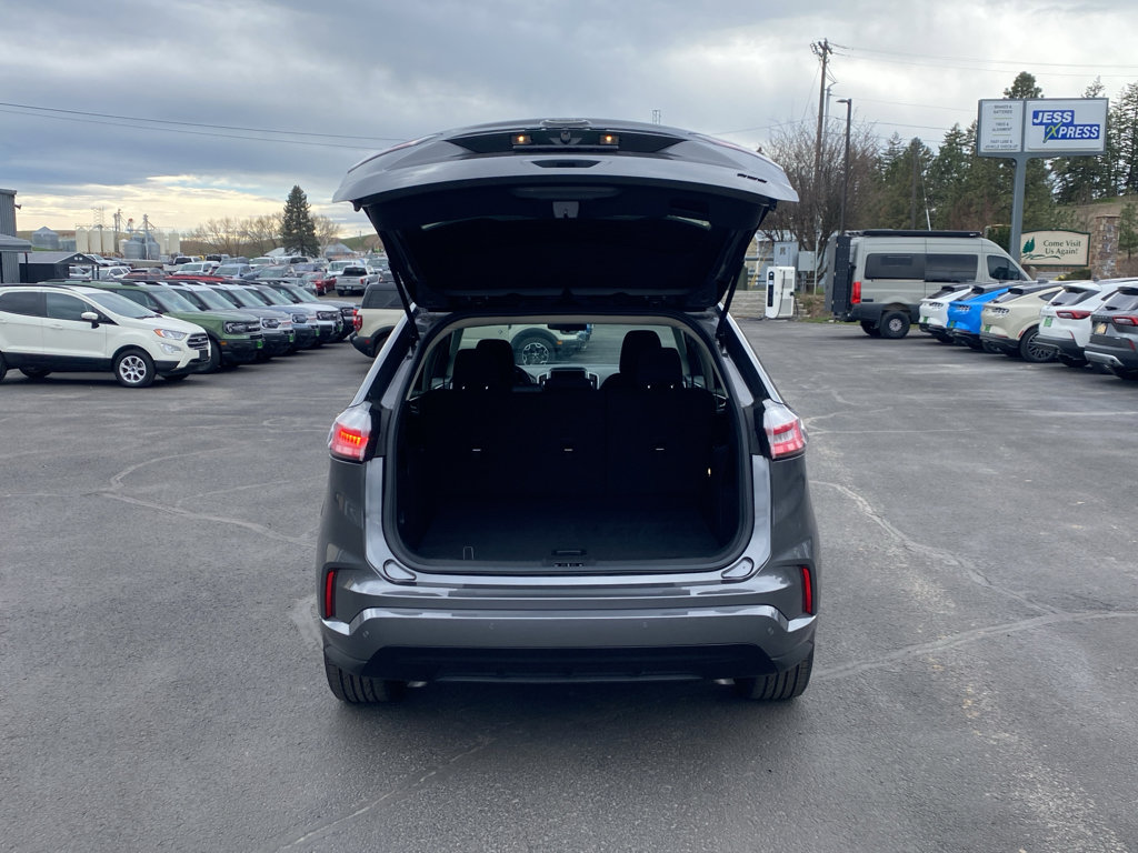 Certified 2022 Ford Edge SE w/ Black Appearance Package image 15