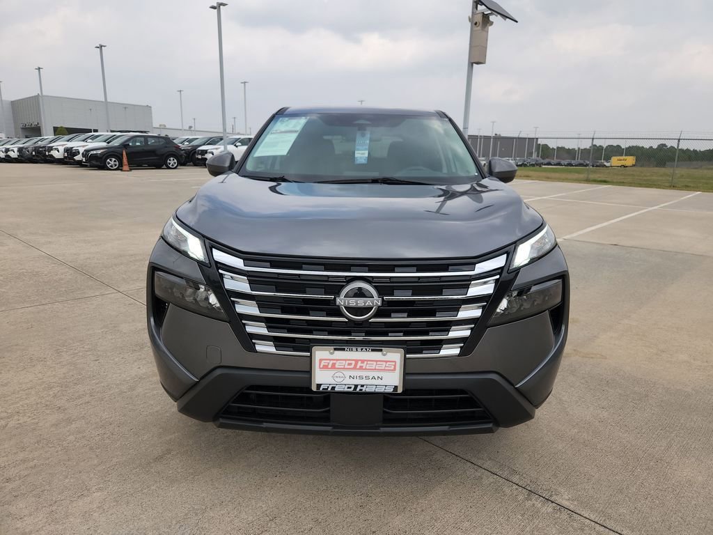 Used 2025 Nissan Rogue SV image 9