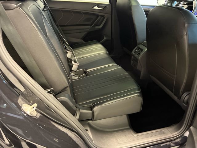 Certified 2022 Volkswagen Tiguan SE R-Line FWD image 13