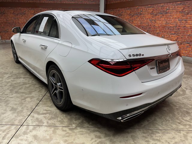 Used 2025 Mercedes-Benz S 580e S 580e image 3