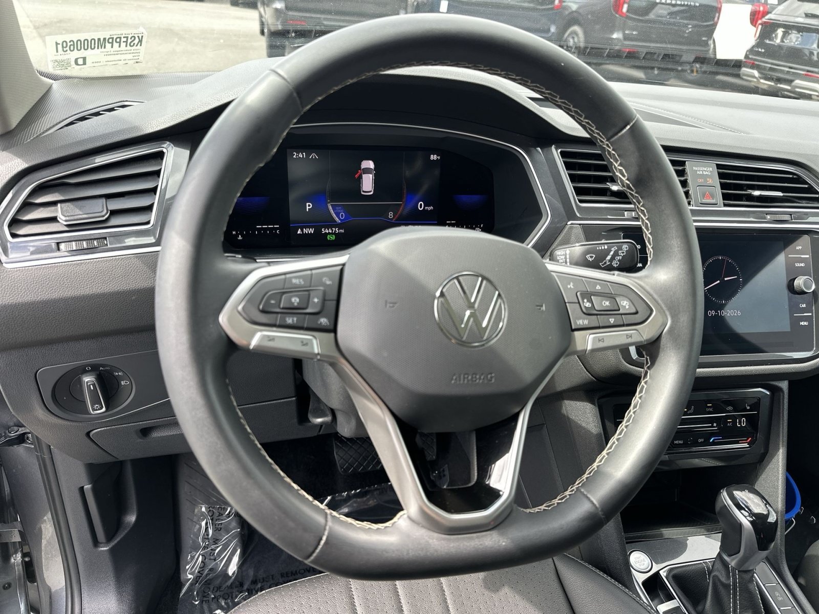 Used 2023 Volkswagen Tiguan SE w/ Panoramic Sunroof Package AWD/4WD image 17