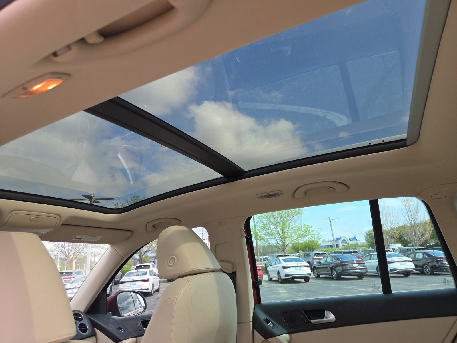 Used 2016 Volkswagen Tiguan SE image 22