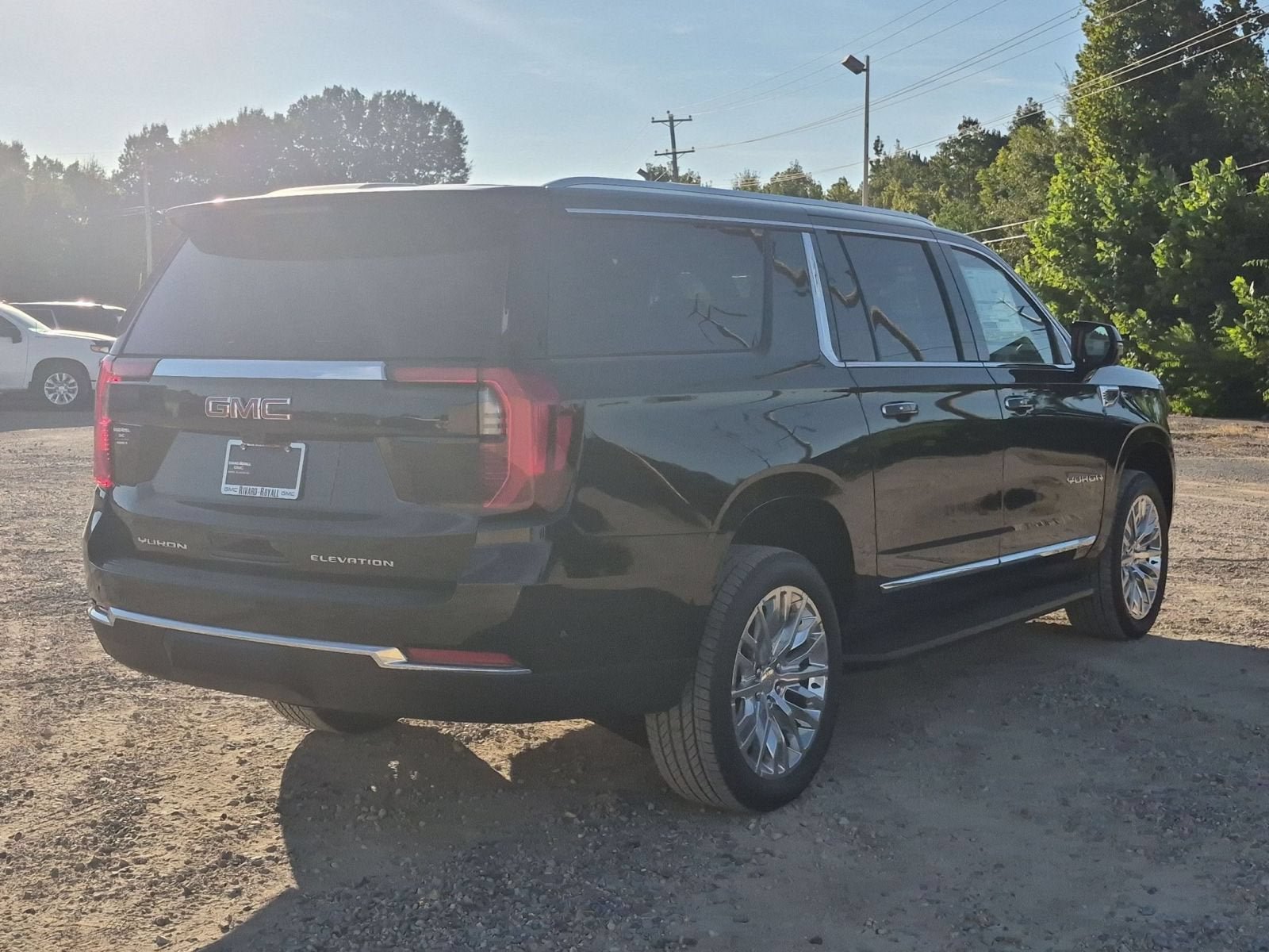 New 2027 GMC Yukon XL Elevation w/ Elevation Premium Package AWD/4WD image 6
