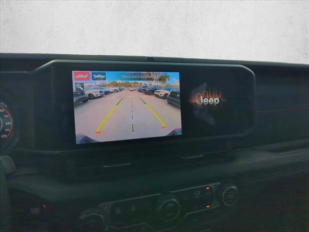 Used 2025 Jeep Gladiator Rubicon w/ Convenience Group image 8