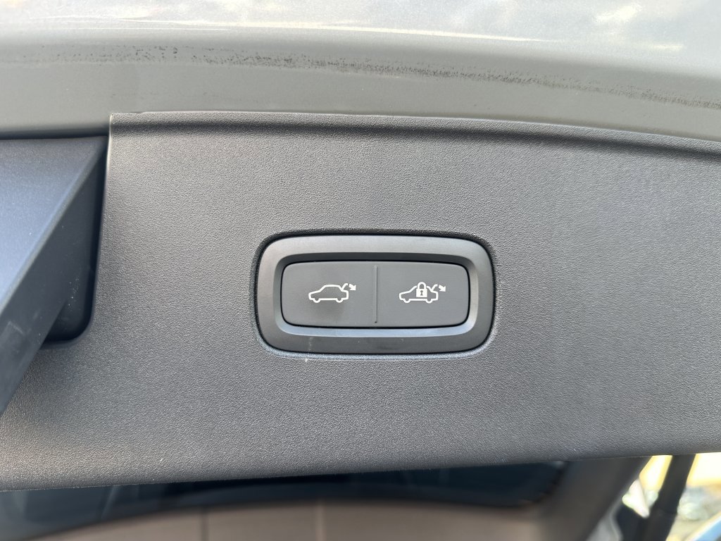Used 2025 Volvo EX90 Plus AWD/4WD image 35