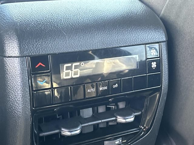 Used 2023 Jeep Grand Cherokee L Altitude AWD/4WD image 21