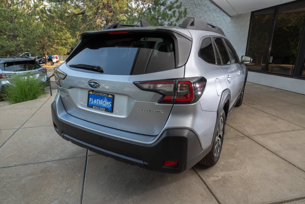 Certified 2025 Subaru Outback Premium AWD/4WD image 6