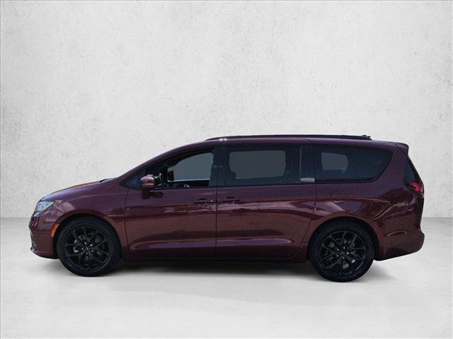 Used 2021 Chrysler Pacifica Touring-L w/ Uconnect Theater Family Group image 8
