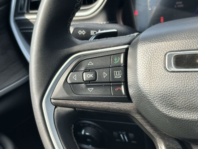 Used 2023 Jeep Grand Cherokee L Limited w/ Black Appearance Package AWD/4WD image 24