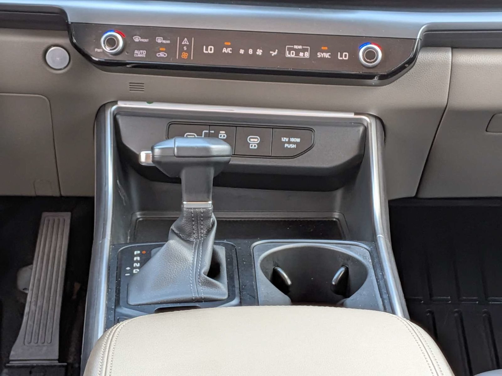Used 2026 Kia Carnival FWD image 20