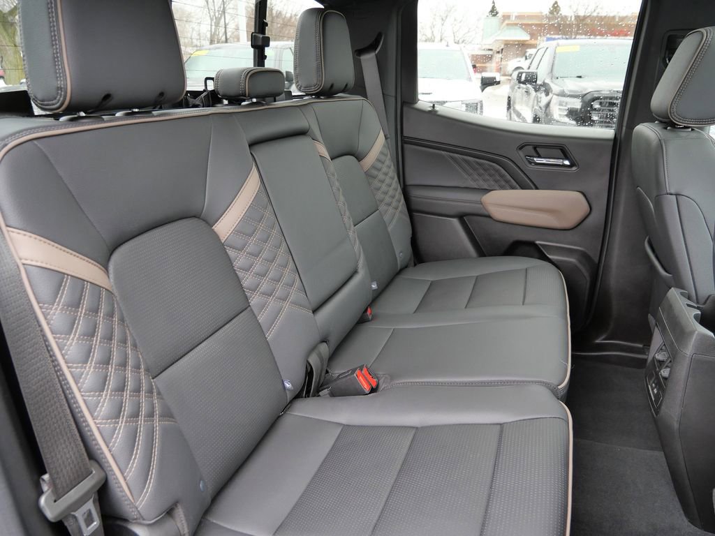 Used 2024 GMC Canyon Denali image 19