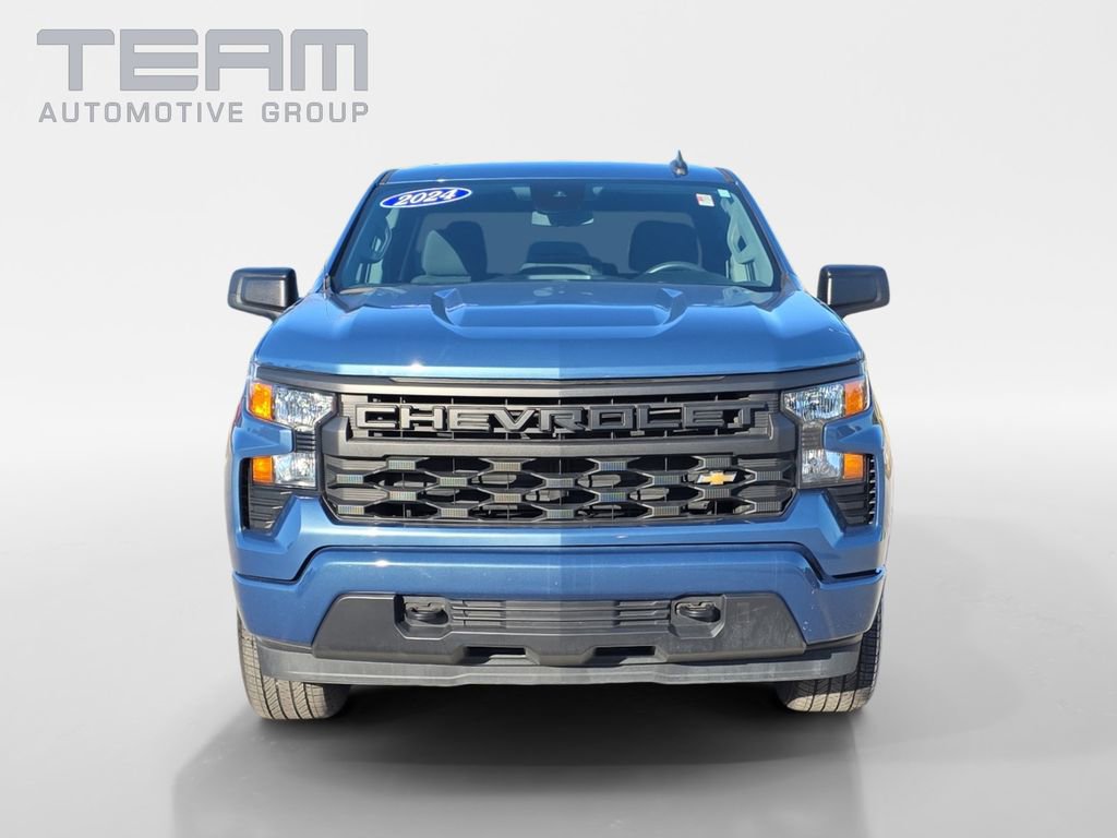 Used 2024 Chevrolet Silverado 1500 Custom image 2