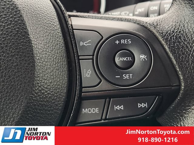 Used 2025 Toyota RAV4 XLE FWD image 28
