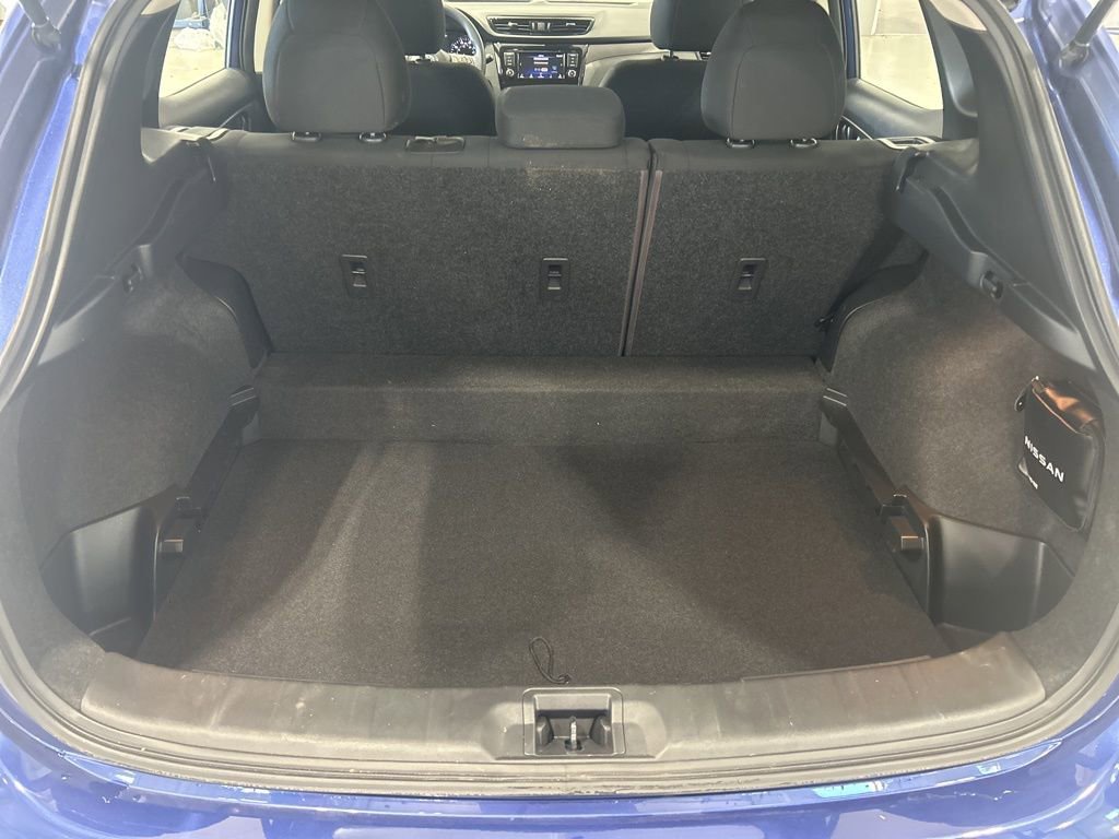 Used 2022 Nissan Rogue Sport S image 32