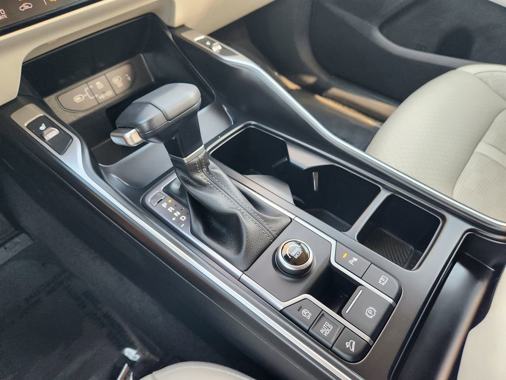Certified 2025 Kia Sorento EX image 9