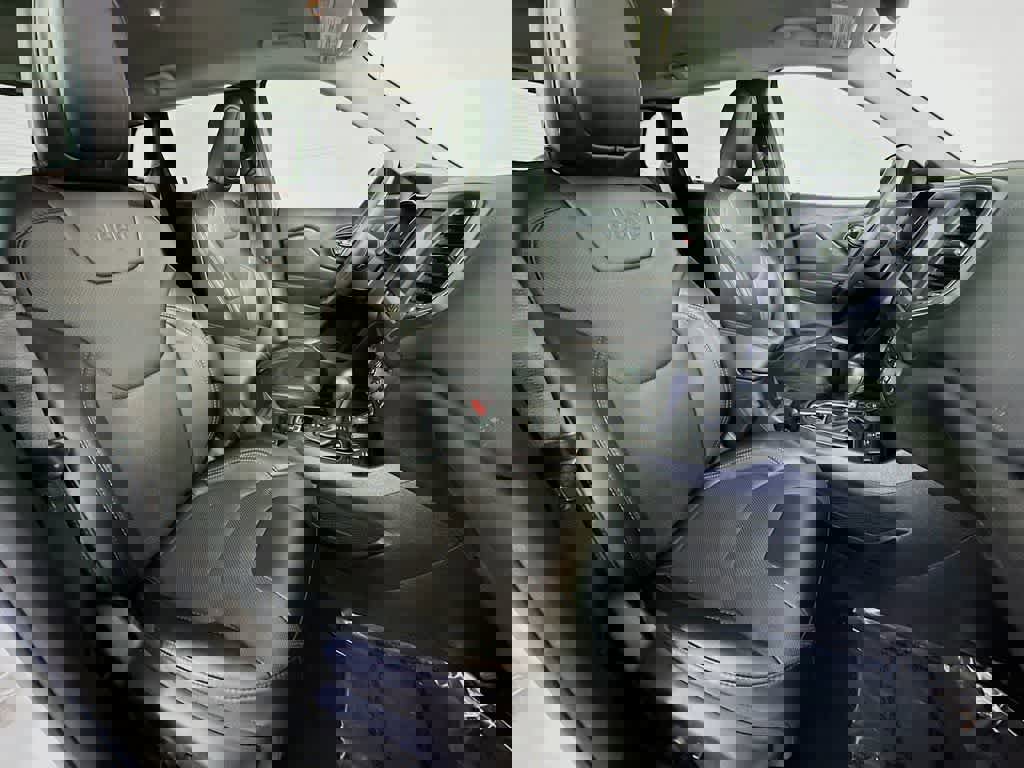 Used 2023 Jeep Cherokee Altitude Lux image 15