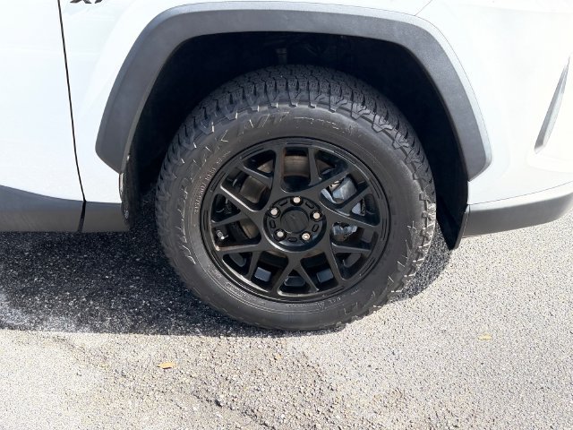 Used 2023 Toyota RAV4 XLE FWD image 9