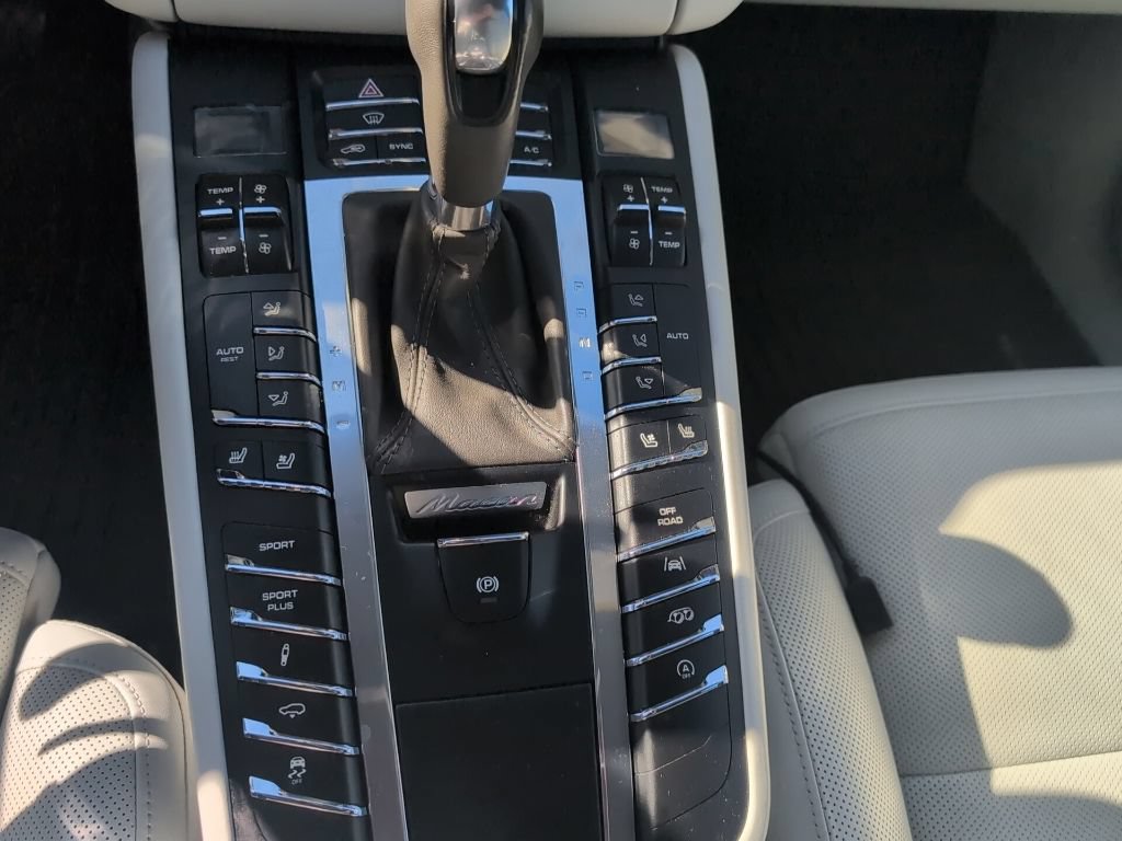 Used 2018 Porsche Macan GTS AWD/4WD image 10