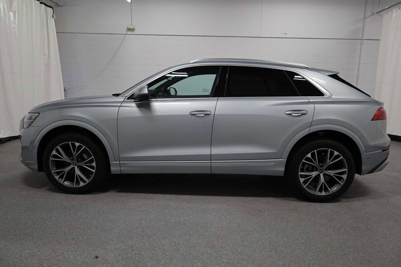 New 2025 Audi Q8 Premium image 2
