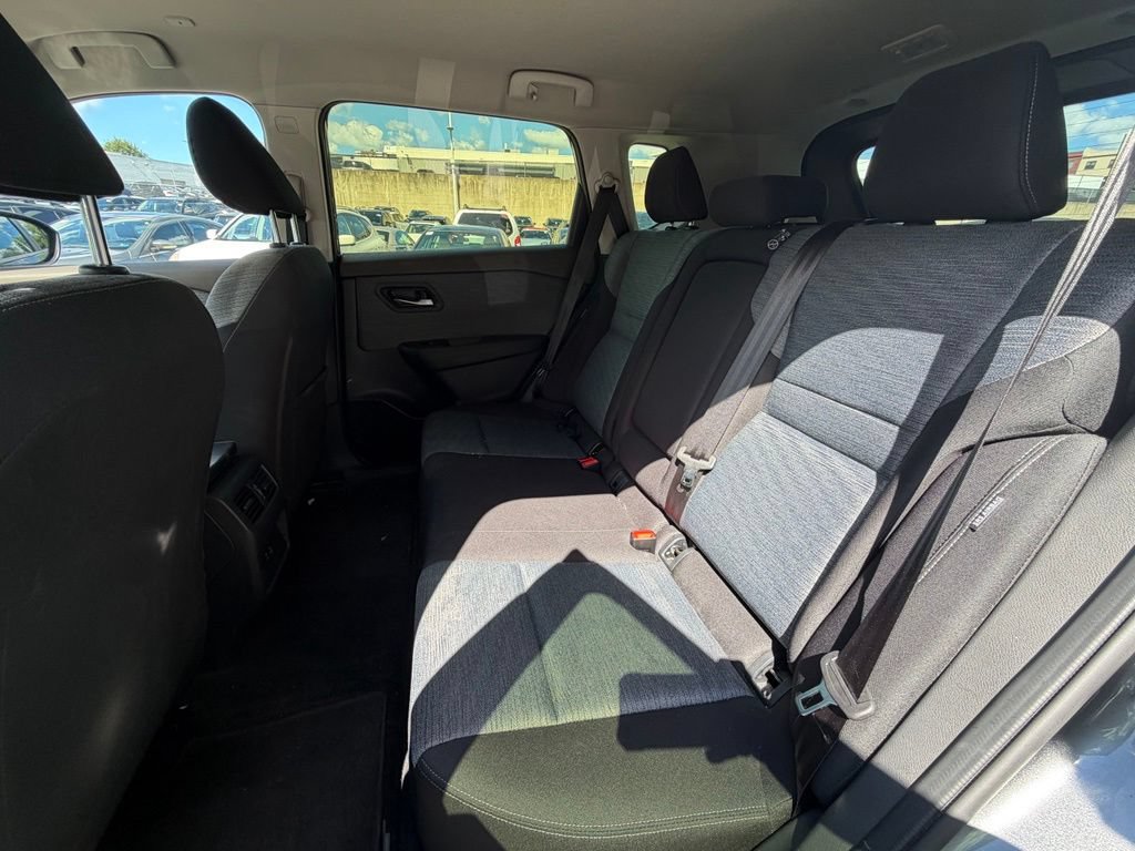 Certified 2023 Nissan Rogue SV AWD/4WD image 5