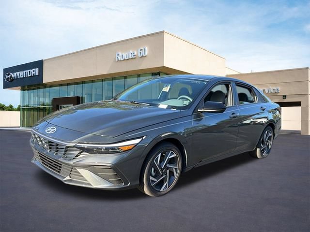 Certified 2025 Hyundai Elantra SEL FWD image 3