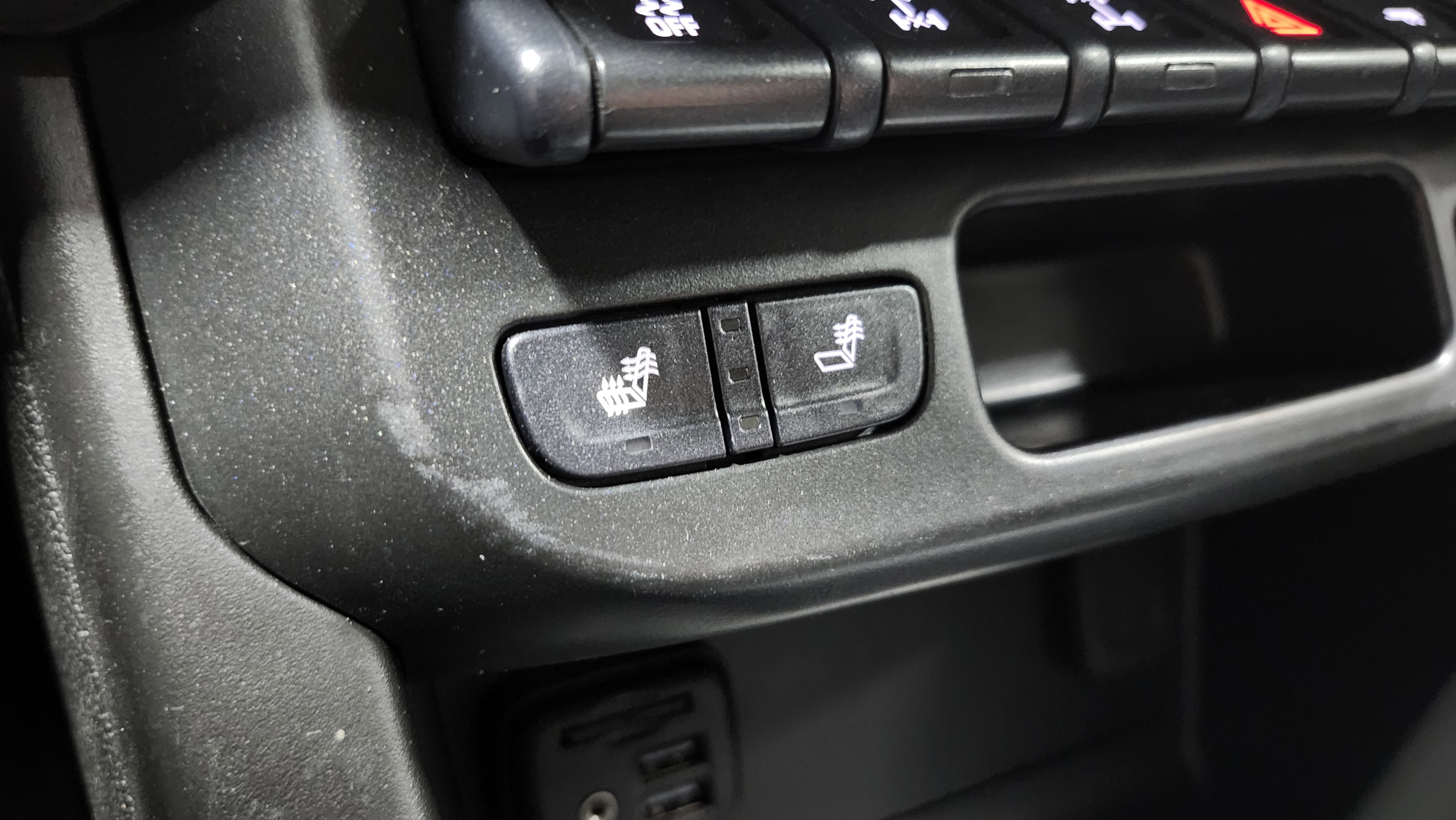 Used 2021 Chevrolet Colorado ZR2 w/ ZR2 Dusk Special Edition image 9