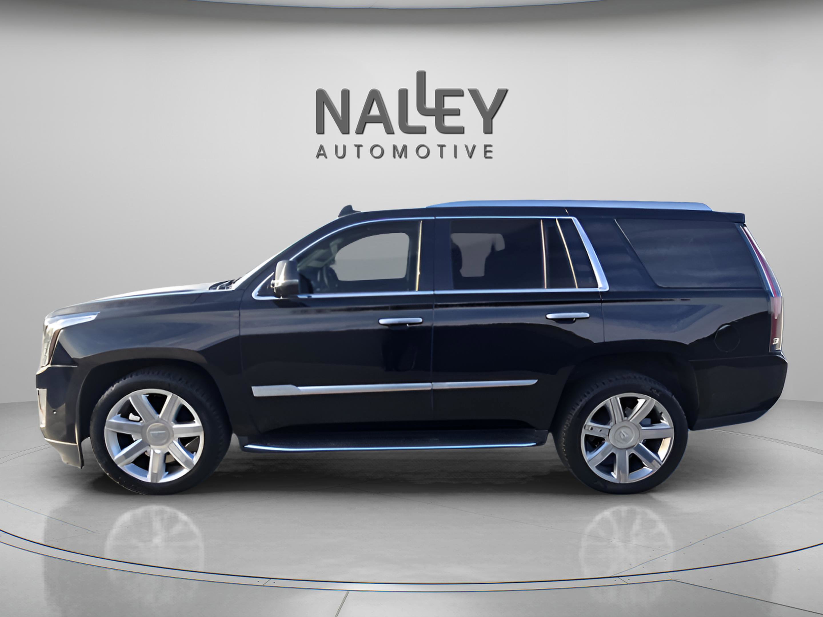 Used 2020 Cadillac Escalade Luxury image 3