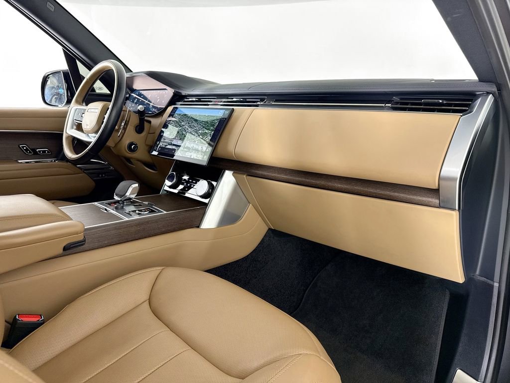Used 2023 Land Rover Range Rover SE image 13