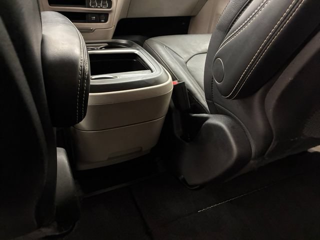 Used 2022 Chrysler Pacifica Touring-L AWD/4WD image 19