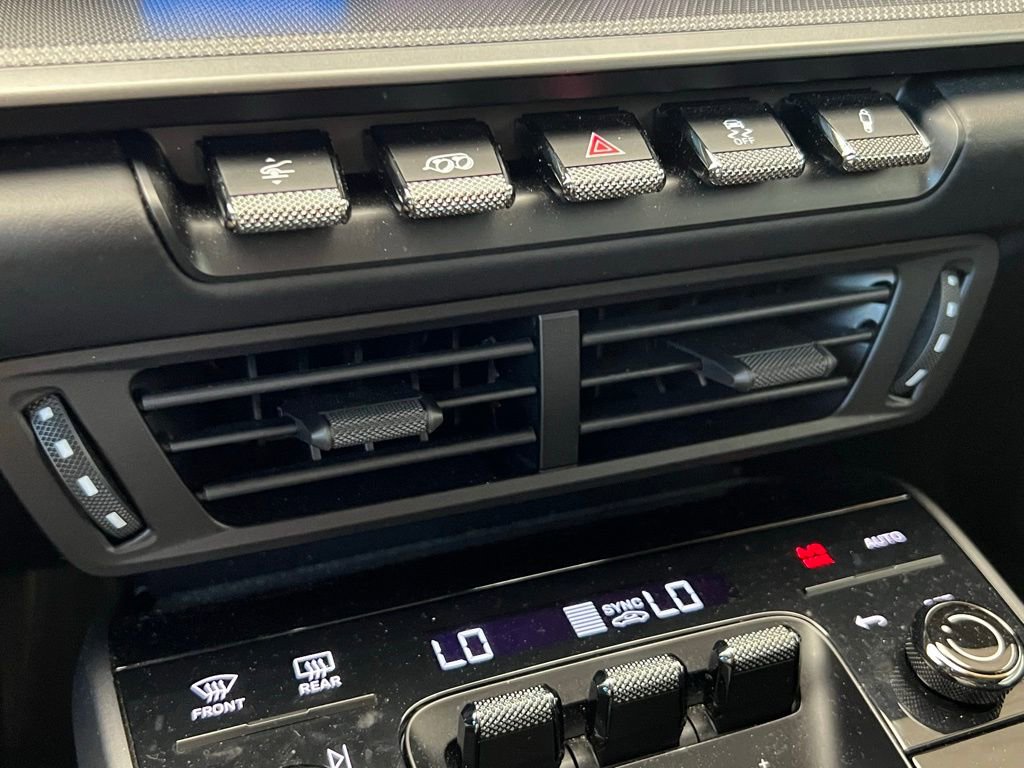 Certified 2025 Porsche 911 Carrera image 12