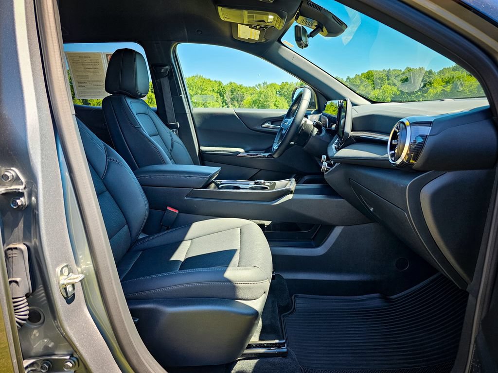 Used 2026 Chevrolet Equinox LT w/ Convenience Package II AWD/4WD image 40