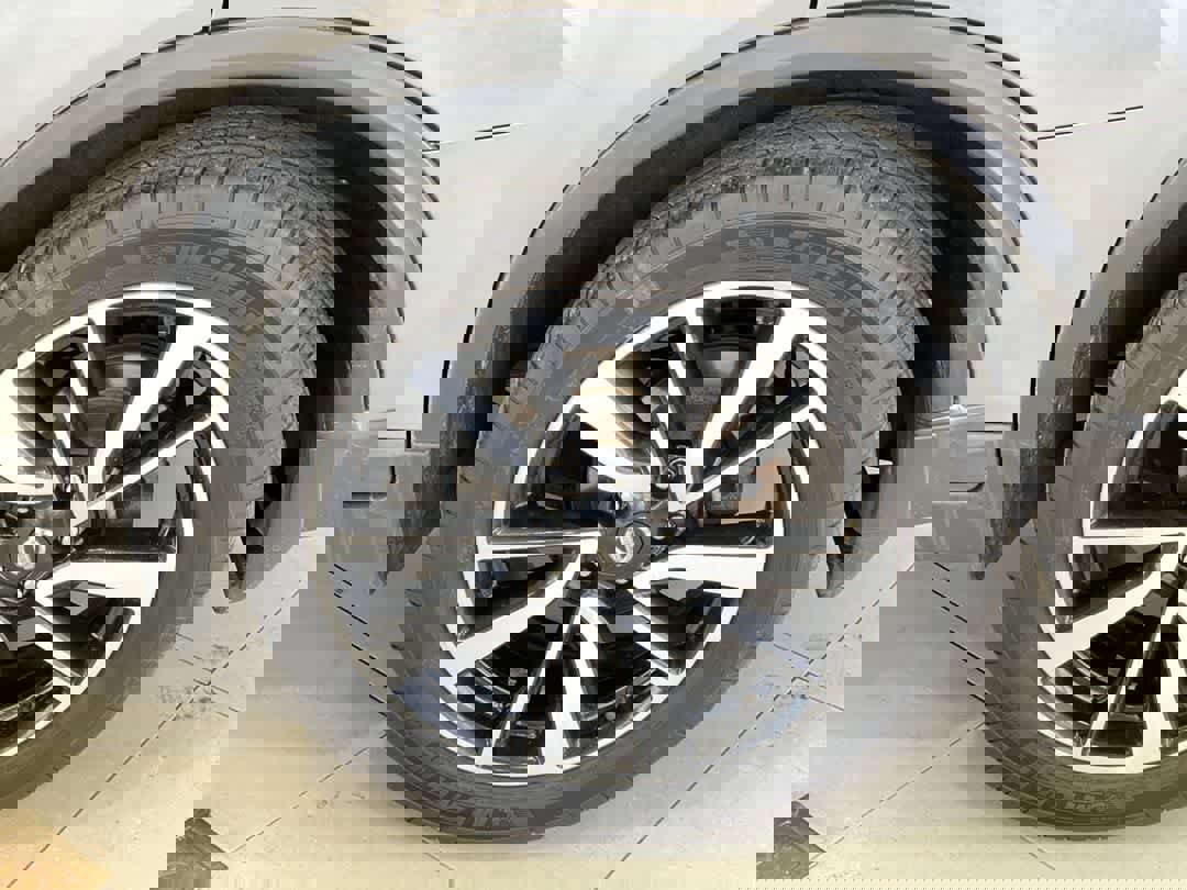 Used 2017 Nissan Rogue SL w/ SL Premium Package image 13