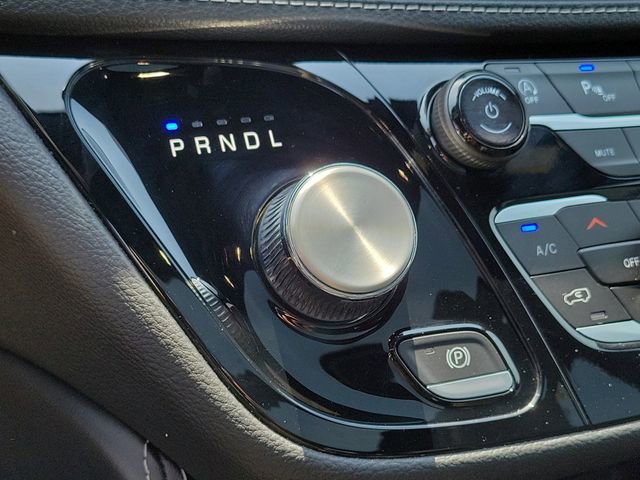 Used 2025 Chrysler Pacifica Limited FWD image 18