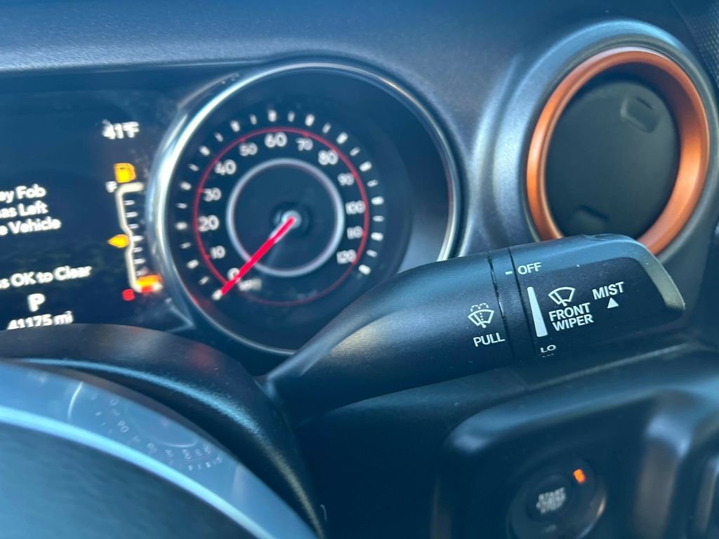 Used 2022 Jeep Gladiator Mojave image 25