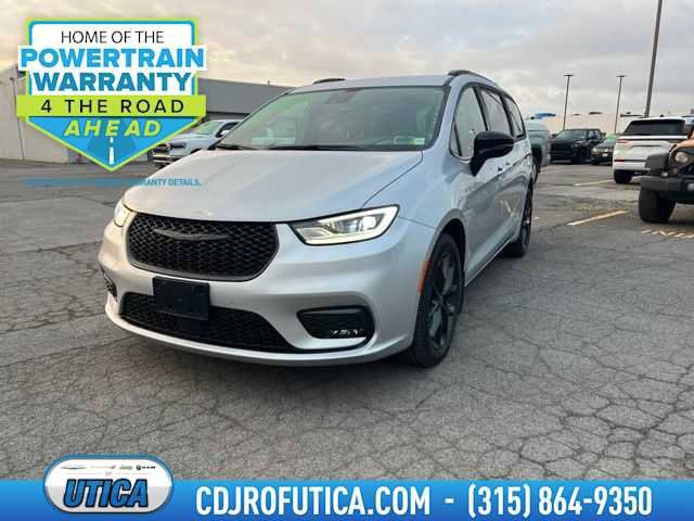 Certified 2026 Chrysler Pacifica Select w/ S Appearance Package AWD/4WD image 1