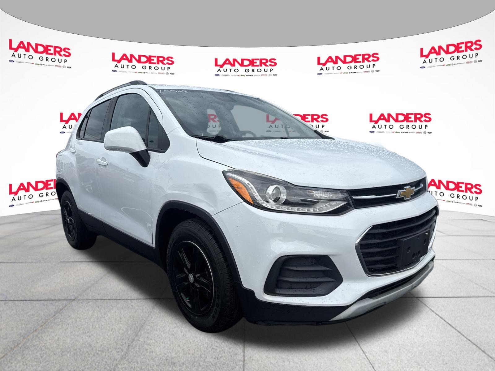Used 2022 Chevrolet Trax LT FWD image 2