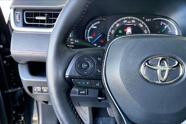 Used 2024 Toyota RAV4 SE w/ Weather & Moonroof Package AWD/4WD image 18