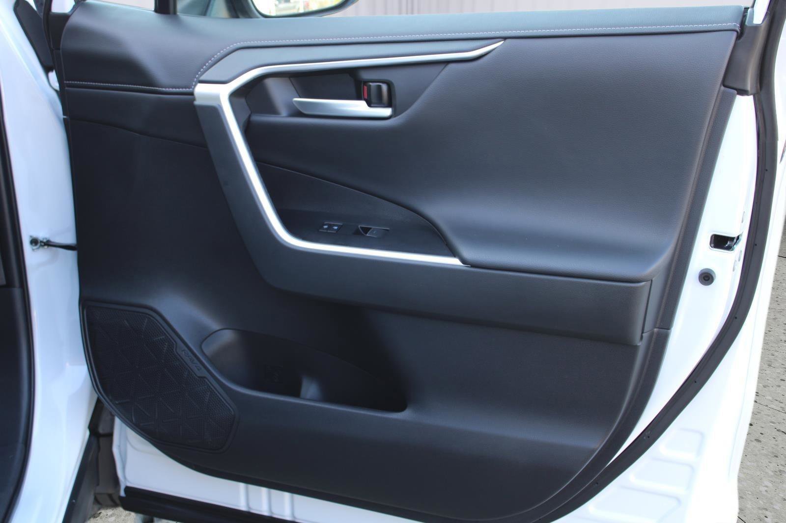 Used 2024 Toyota RAV4 Limited image 39