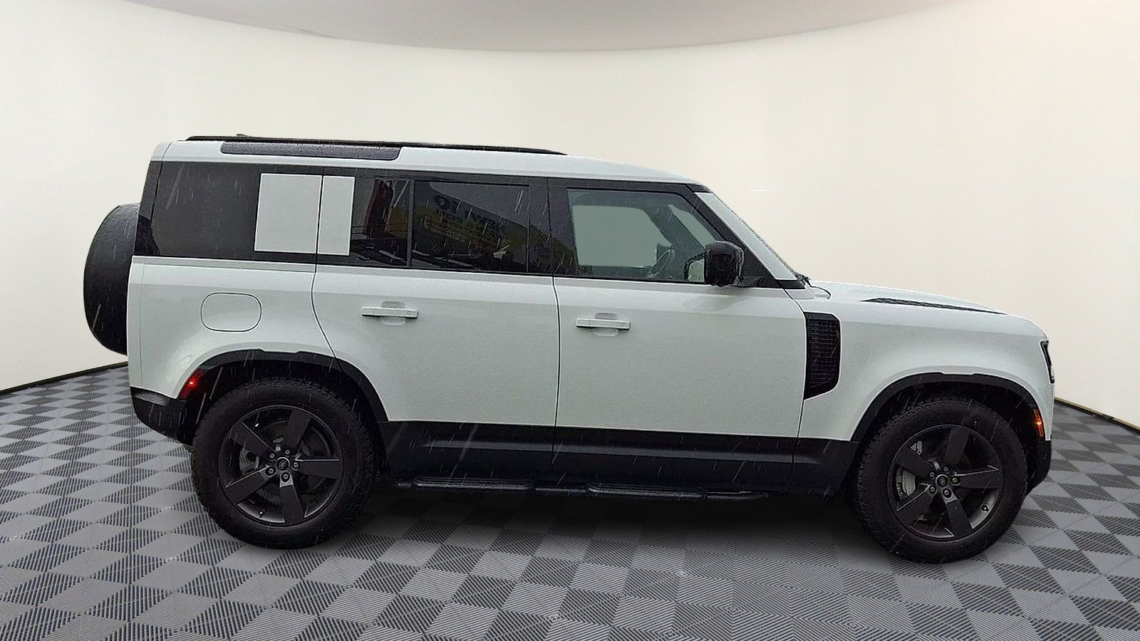 Certified 2025 Land Rover Defender 110 S AWD/4WD image 9