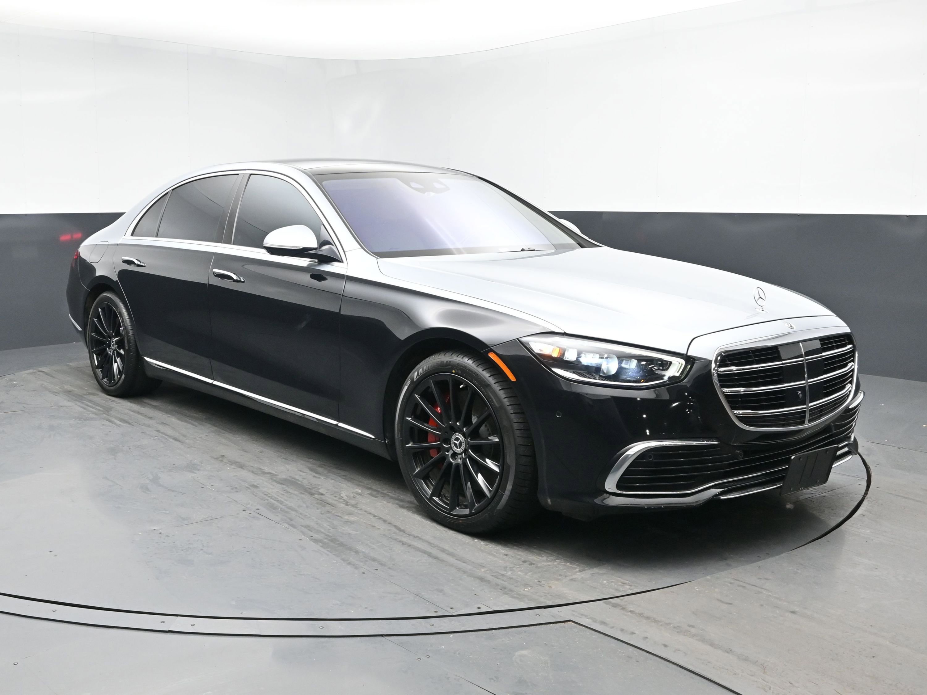 Used 2021 Mercedes-Benz S 580 4MATIC Sedan image 2